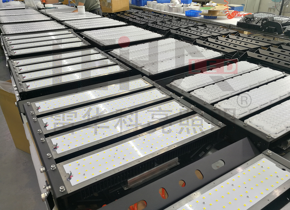 定制球場燈廣場燈投射燈高桿燈塔吊燈足球場燈籃球場燈羽毛球館燈